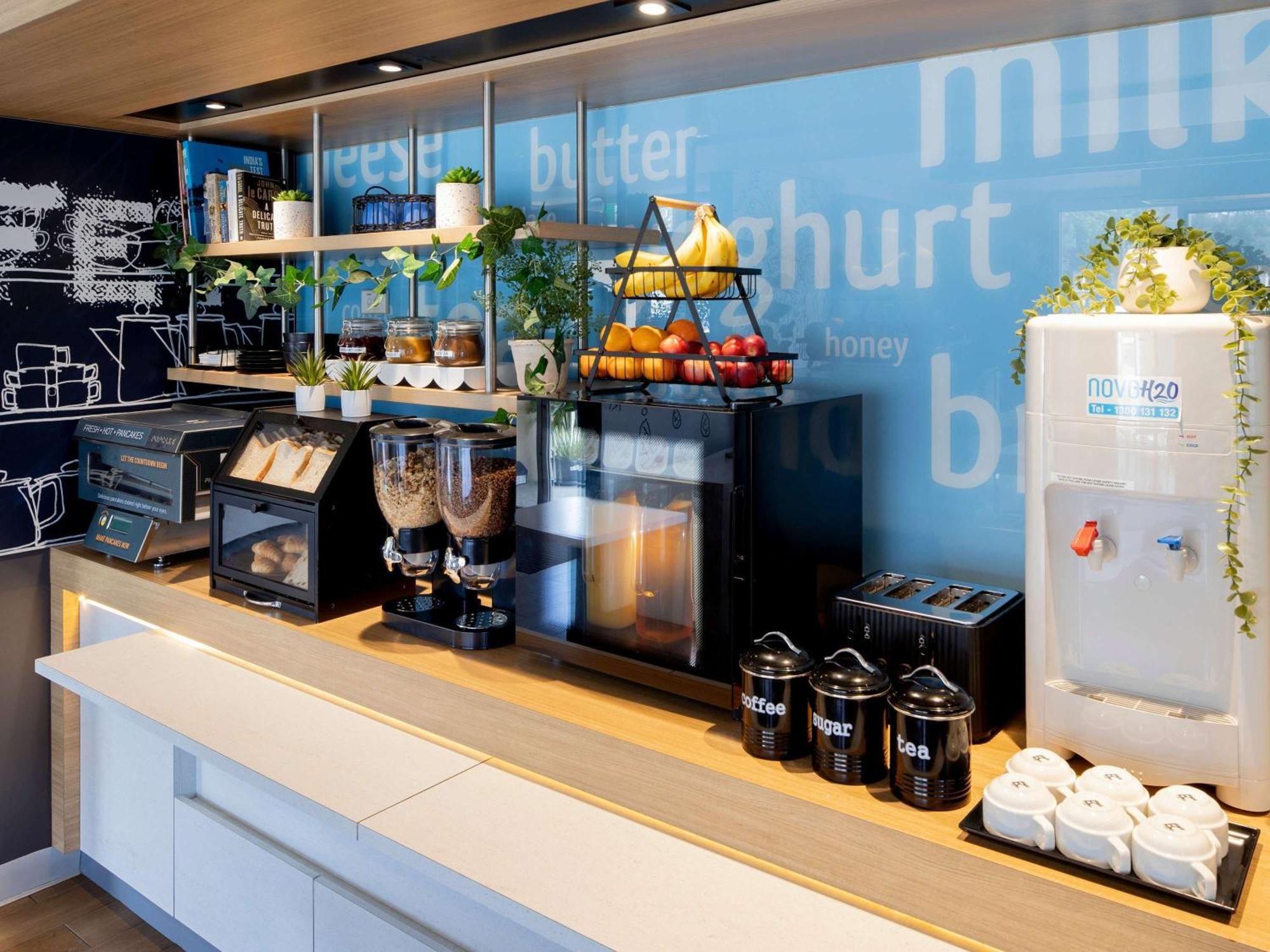 Ibis Budget - Casula Liverpool Eksteriør billede