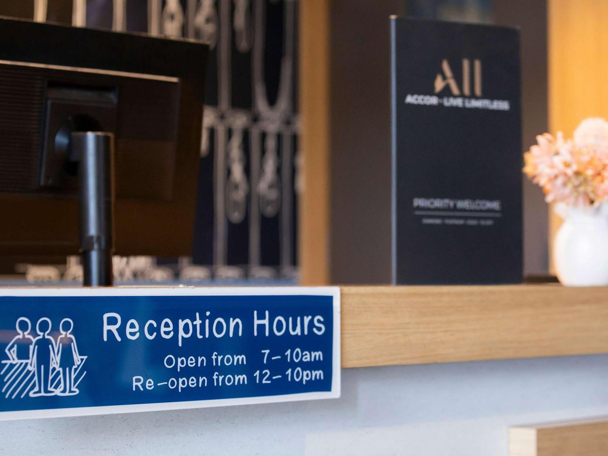 Ibis Budget - Casula Liverpool Eksteriør billede