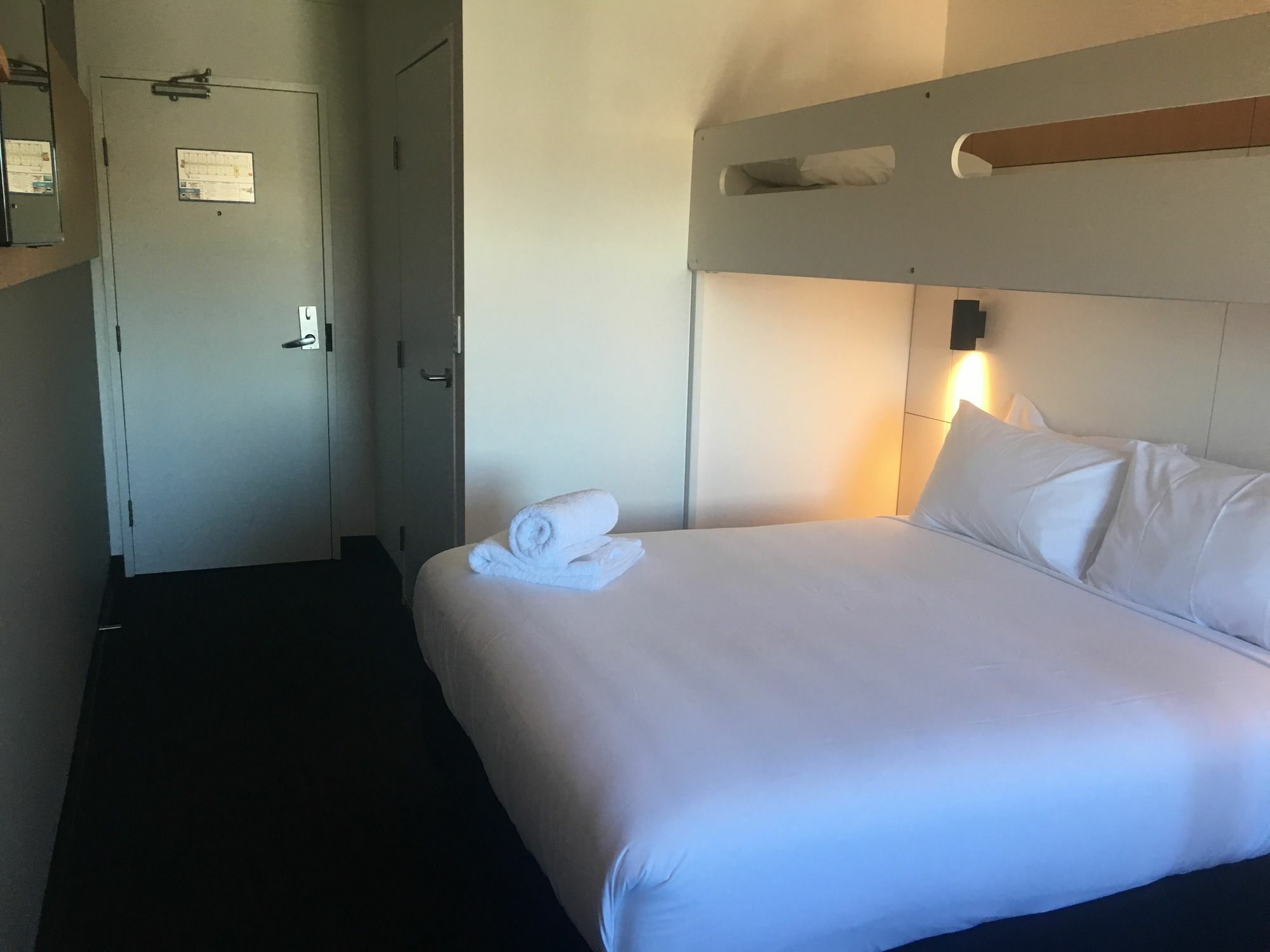 Ibis Budget - Casula Liverpool Eksteriør billede